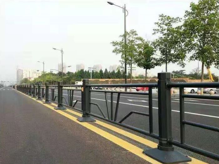廣東護欄,東莞護欄,圍墻護欄,陽臺護欄,安全防護欄